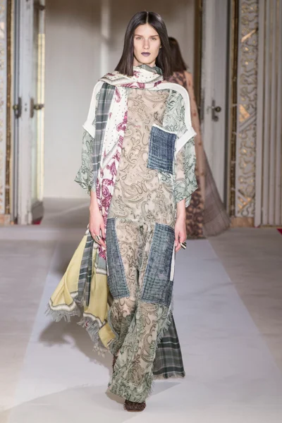 Look 8